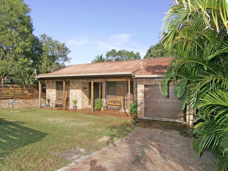 16 Marlowe Road, Bateau Bay NSW 2261