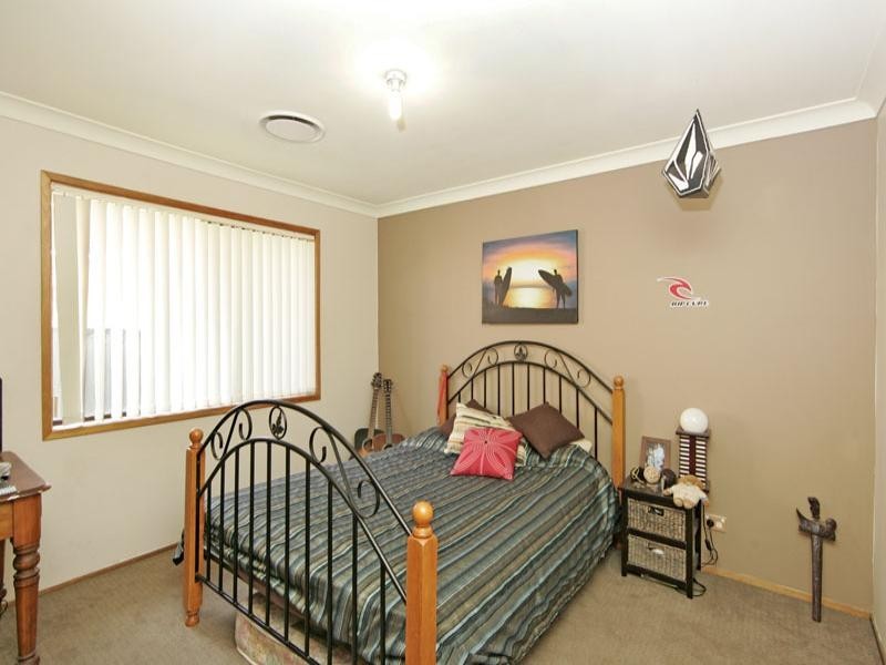 16 Marlowe Road, Bateau Bay NSW 2261