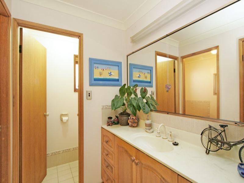 16 Marlowe Road, Bateau Bay NSW 2261