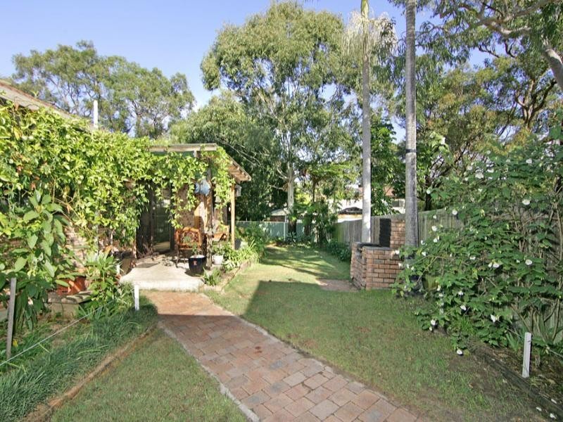16 Marlowe Road, Bateau Bay NSW 2261