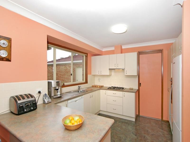 9 Lamb Close, Bateau Bay NSW 2261