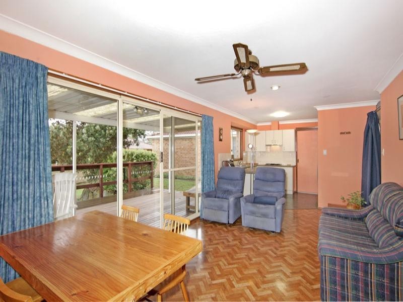 9 Lamb Close, Bateau Bay NSW 2261