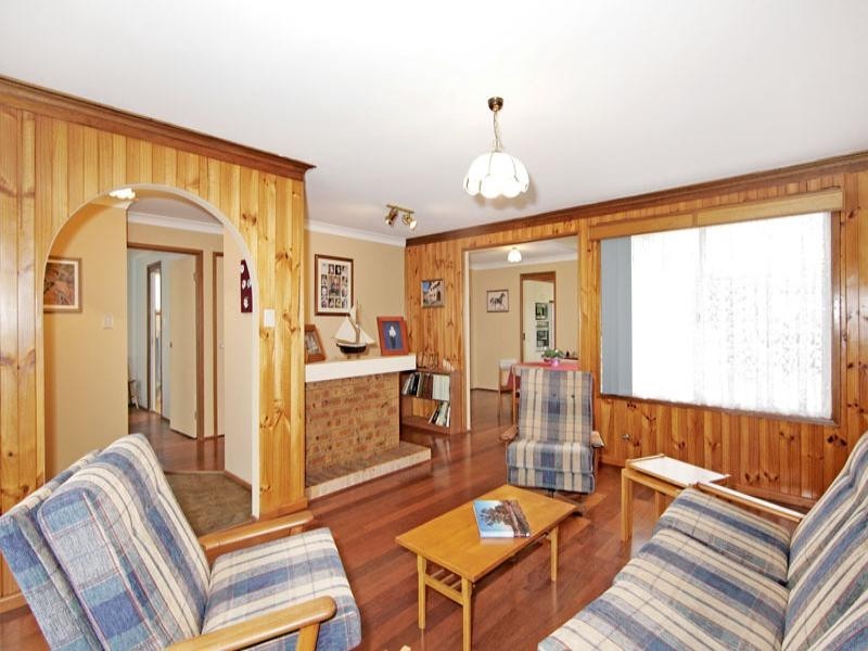 9 Lamb Close, Bateau Bay NSW 2261