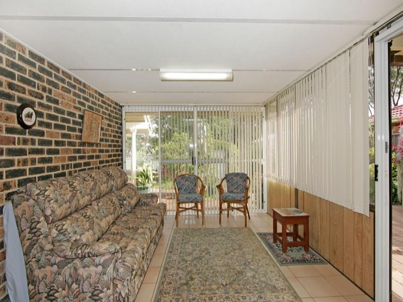 2 Compass Close, Bateau Bay NSW 2261