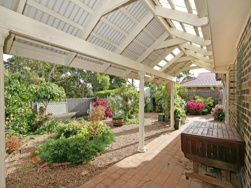 2 Compass Close, Bateau Bay NSW 2261