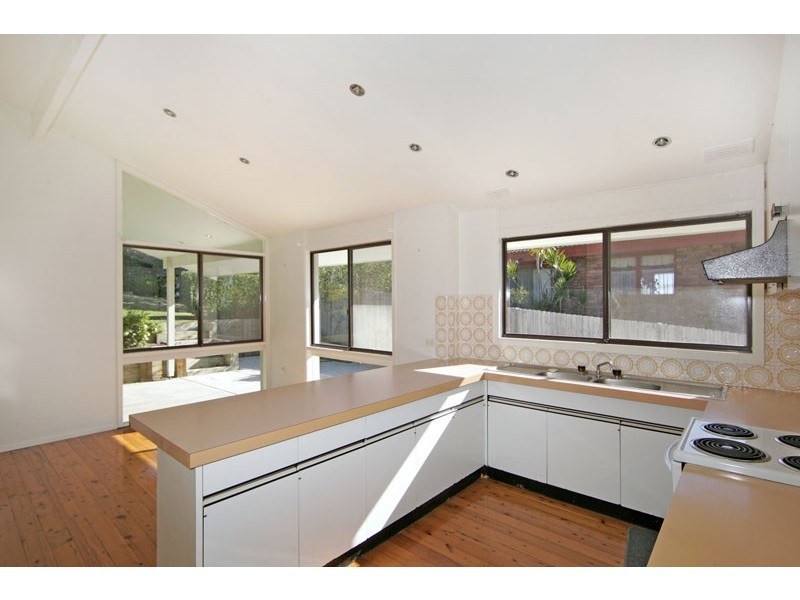 9 Vista Parade, Bateau Bay NSW 2261