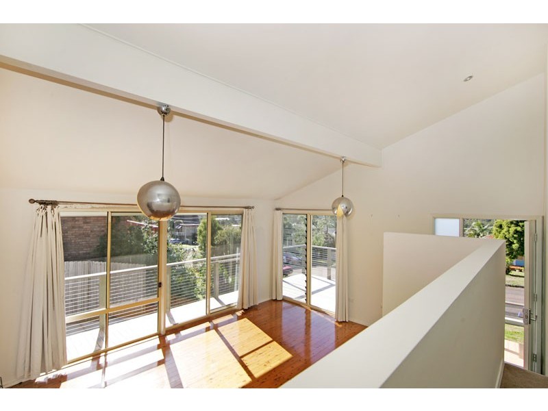 9 Vista Parade, Bateau Bay NSW 2261