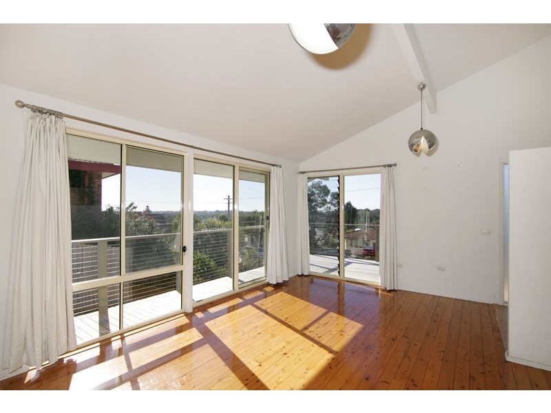 9 Vista Parade, Bateau Bay NSW 2261