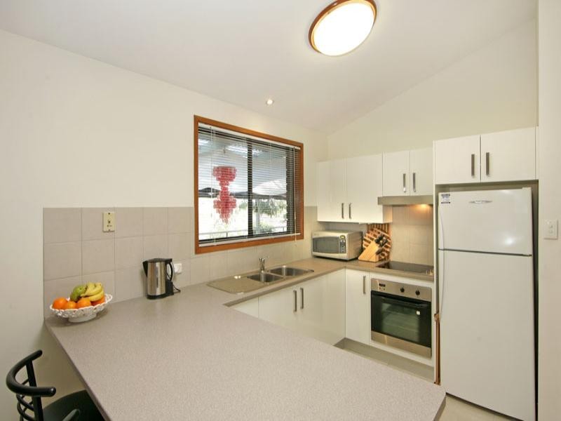 50 Premier Way, Bateau Bay NSW 2261
