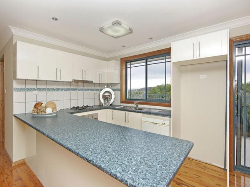 1 Yumbool Close, Forresters Beach NSW 2260