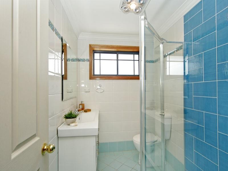 1 Yumbool Close, Forresters Beach NSW 2260