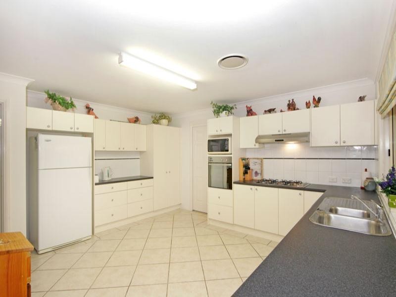 8 Blue Crane Close, Tumbi Umbi NSW 2261