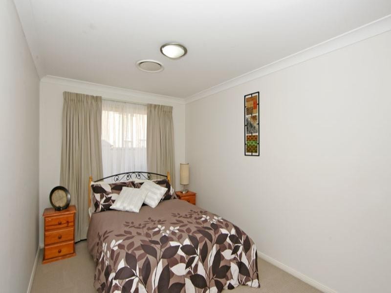 8 Blue Crane Close, Tumbi Umbi NSW 2261
