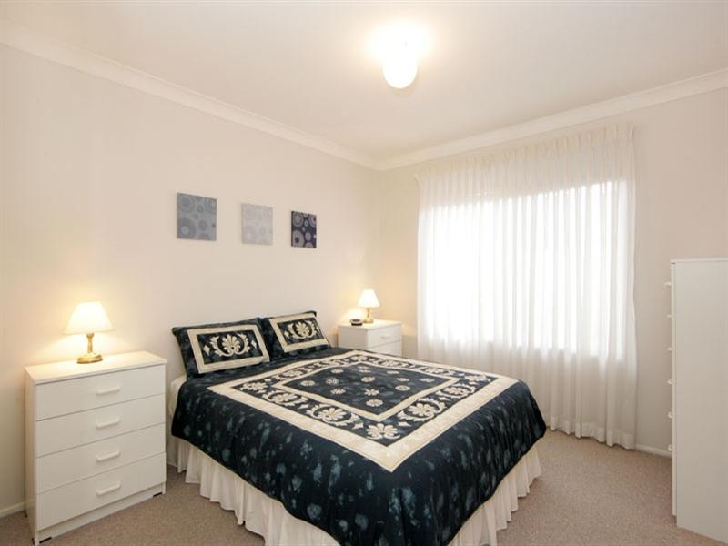 10 Charlotte Close, Bateau Bay NSW 2261