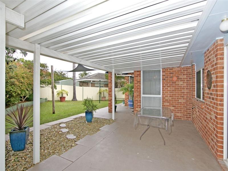 10 Charlotte Close, Bateau Bay NSW 2261