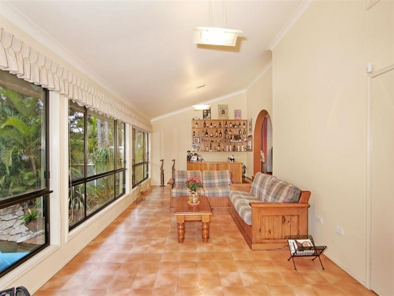 33 Curzon Avenue, Bateau Bay NSW 2261