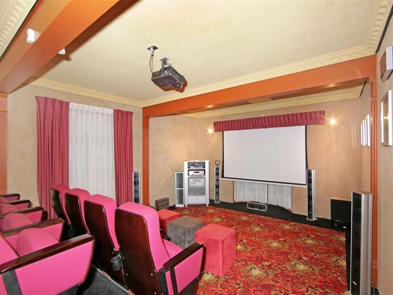 33 Curzon Avenue, Bateau Bay NSW 2261