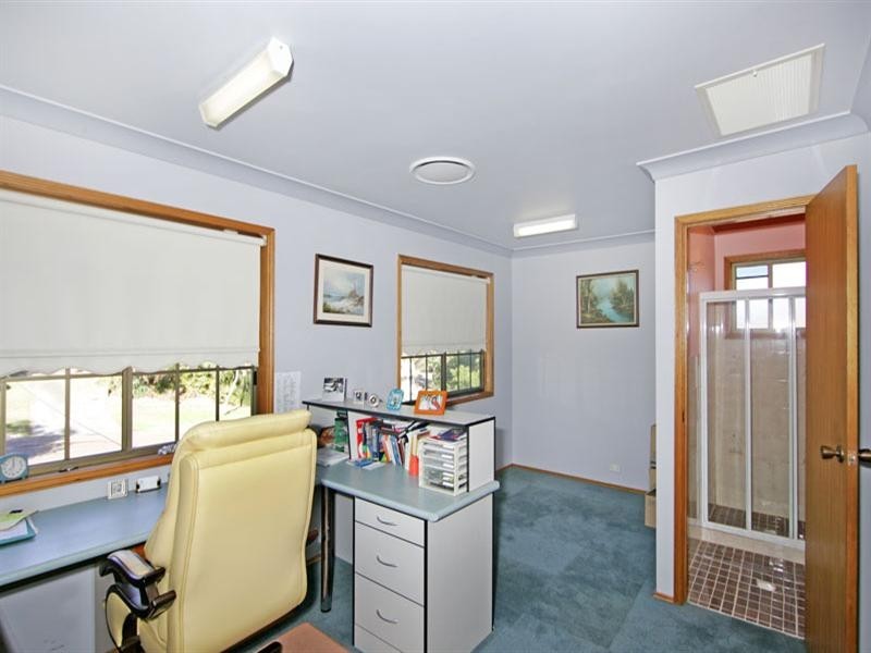 33 Curzon Avenue, Bateau Bay NSW 2261