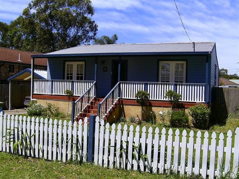 22 Platypus Road, Berkeley Vale NSW 2261