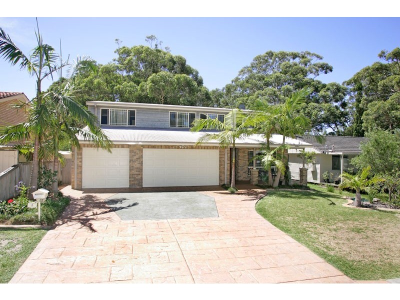 2 Guyagal Street, Bateau Bay NSW 2261