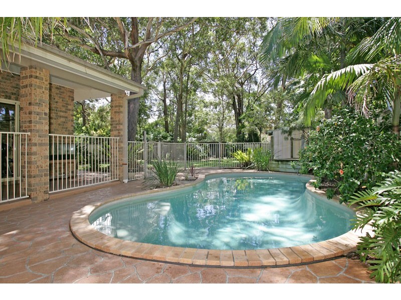 2 Guyagal Street, Bateau Bay NSW 2261