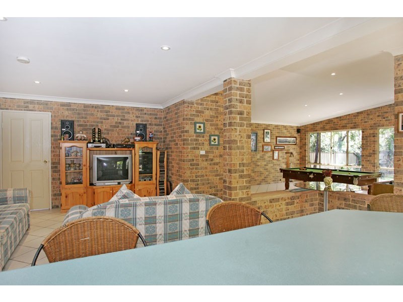 2 Guyagal Street, Bateau Bay NSW 2261