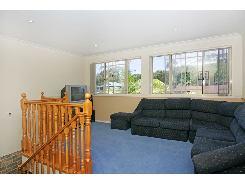 2 Guyagal Street, Bateau Bay NSW 2261