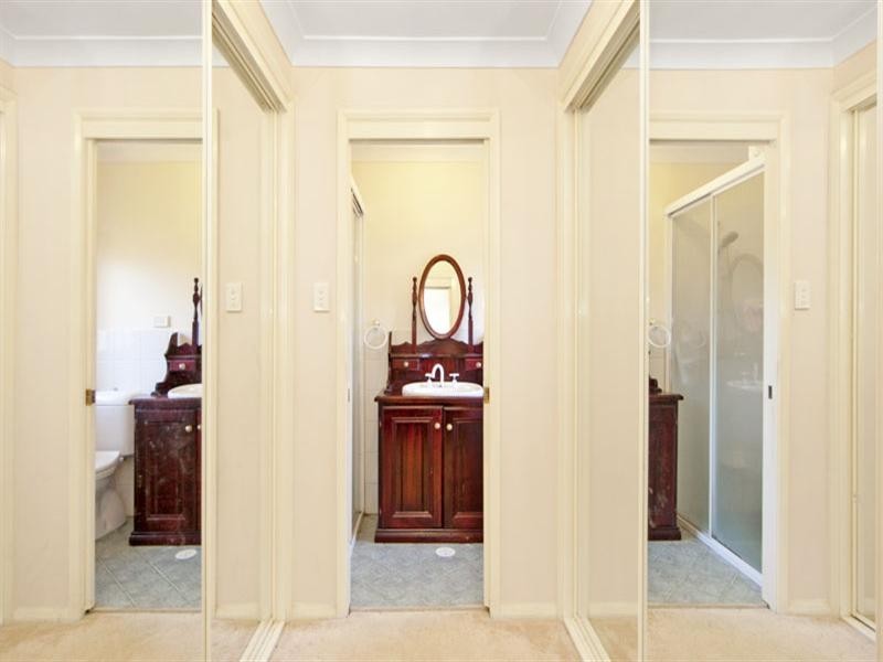 7 Banks Close, Bateau Bay NSW 2261