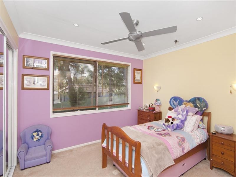 7 Banks Close, Bateau Bay NSW 2261