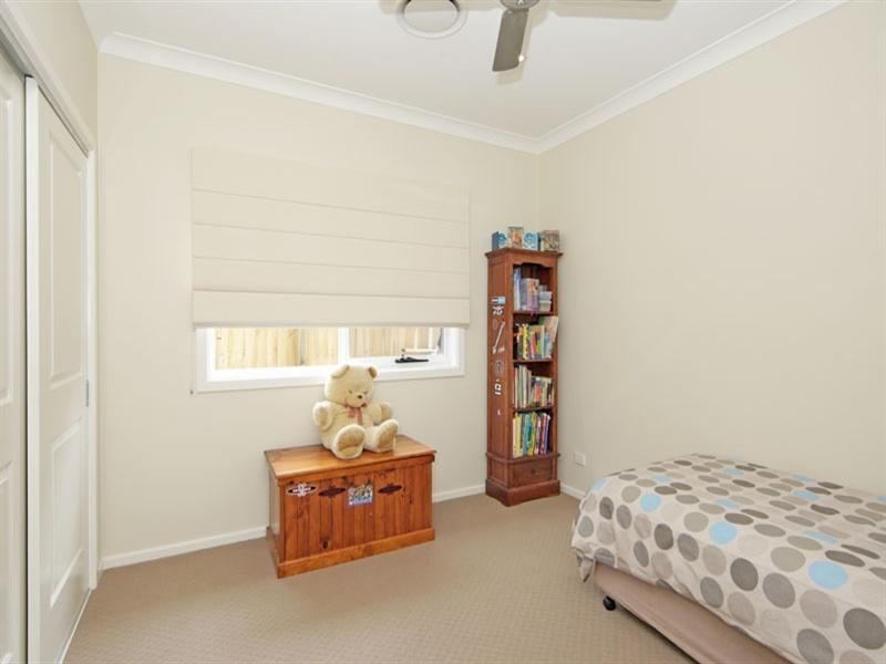 5 Bateau Bay Road, Bateau Bay NSW 2261