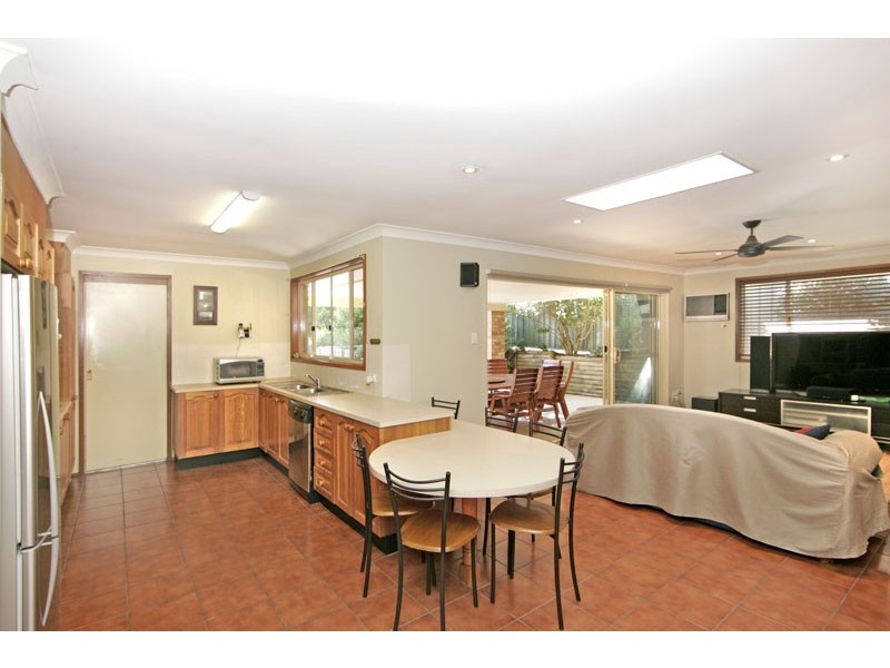 5 Augustus Place, Bateau Bay NSW 2261