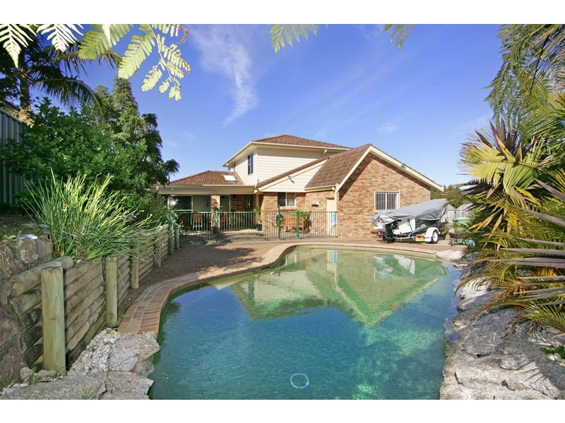 5 Augustus Place, Bateau Bay NSW 2261