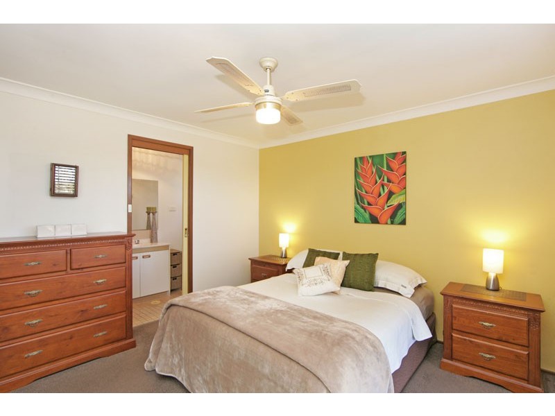 5 Augustus Place, Bateau Bay NSW 2261