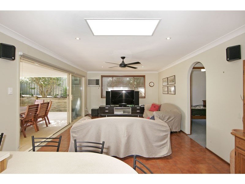 5 Augustus Place, Bateau Bay NSW 2261