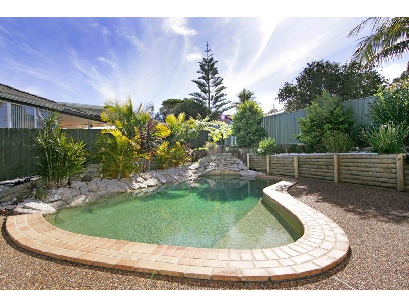 5 Augustus Place, Bateau Bay NSW 2261