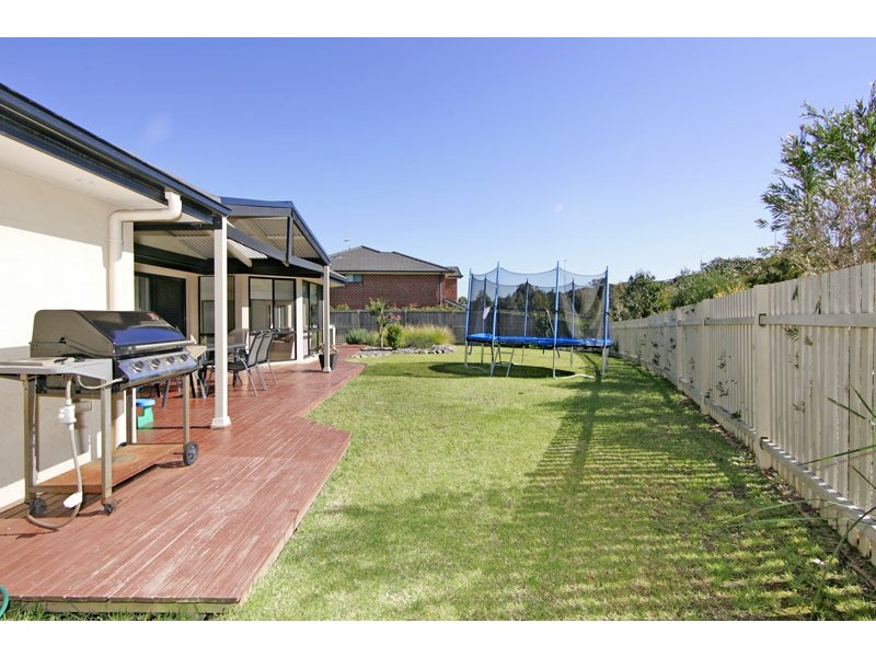 4 Wadi Road, Bateau Bay NSW 2261