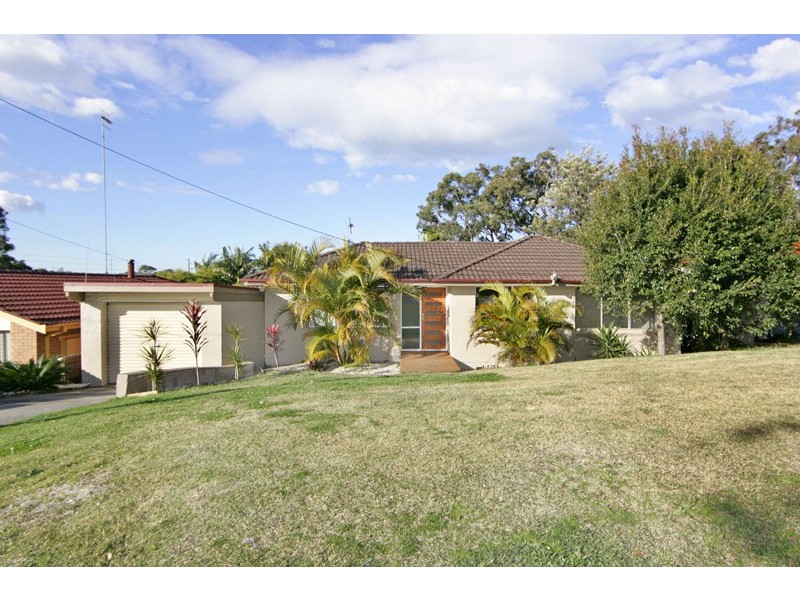 104 Cresthaven Avenue, Bateau Bay NSW 2261