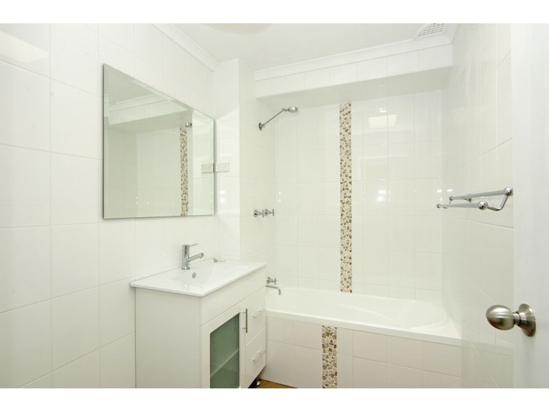 104 Cresthaven Avenue, Bateau Bay NSW 2261