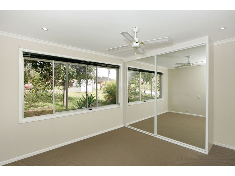 104 Cresthaven Avenue, Bateau Bay NSW 2261