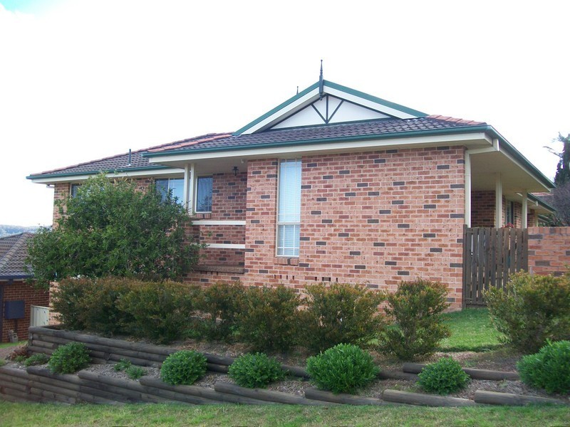 1/2 Montana Place, Bateau Bay NSW 2261