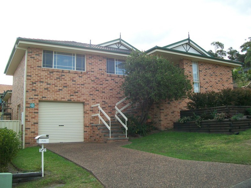 1/2 Montana Place, Bateau Bay NSW 2261