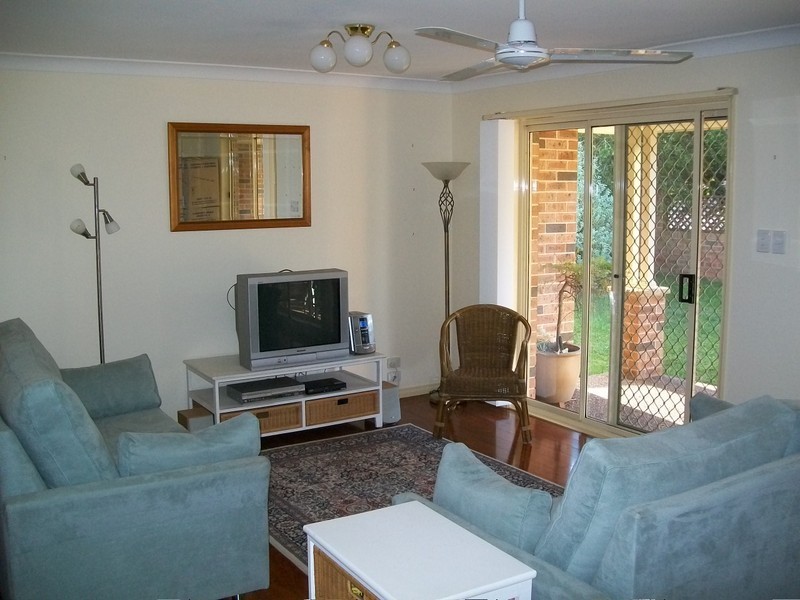 1/2 Montana Place, Bateau Bay NSW 2261