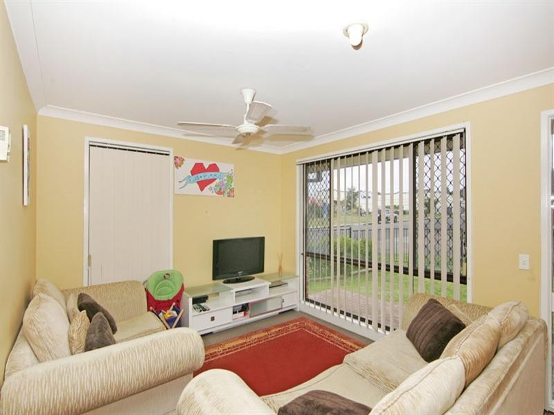 2 Sir Joseph Banks Drive, Bateau Bay NSW 2261