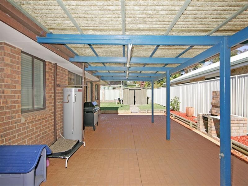 2 Sir Joseph Banks Drive, Bateau Bay NSW 2261