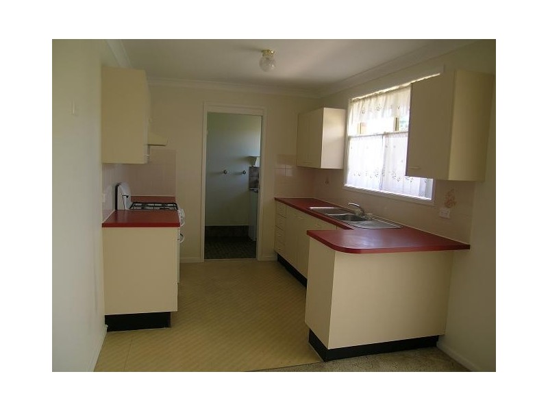 18 Adrian Close, Bateau Bay NSW 2261