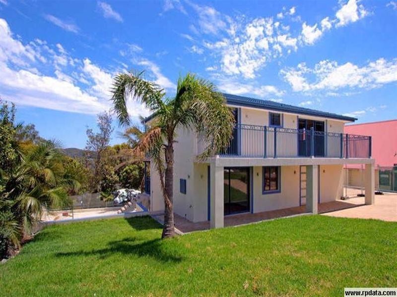 1 Yumbool Close, Forresters Beach NSW 2260