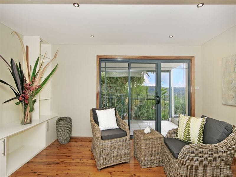1 Yumbool Close, Forresters Beach NSW 2260