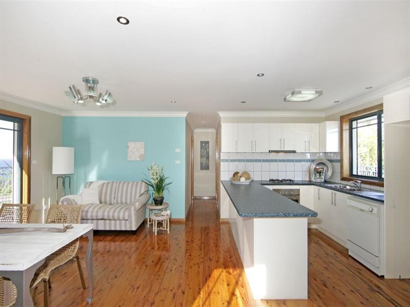 1 Yumbool Close, Forresters Beach NSW 2260