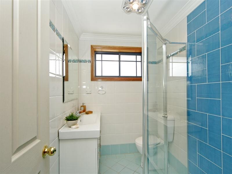 1 Yumbool Close, Forresters Beach NSW 2260