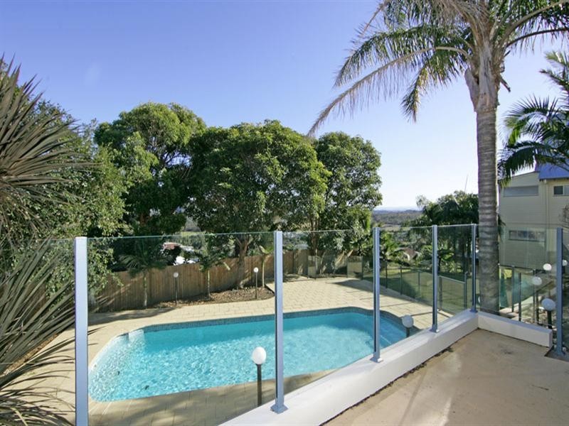 1 Yumbool Close, Forresters Beach NSW 2260